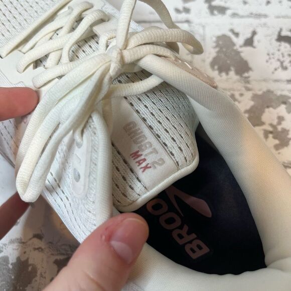 Brooks | women creamy white athletic running shoes ghost 2 max - Picture 4 of 10